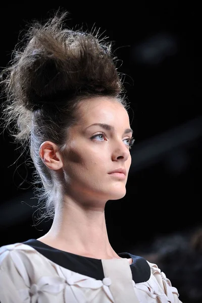 Look 60